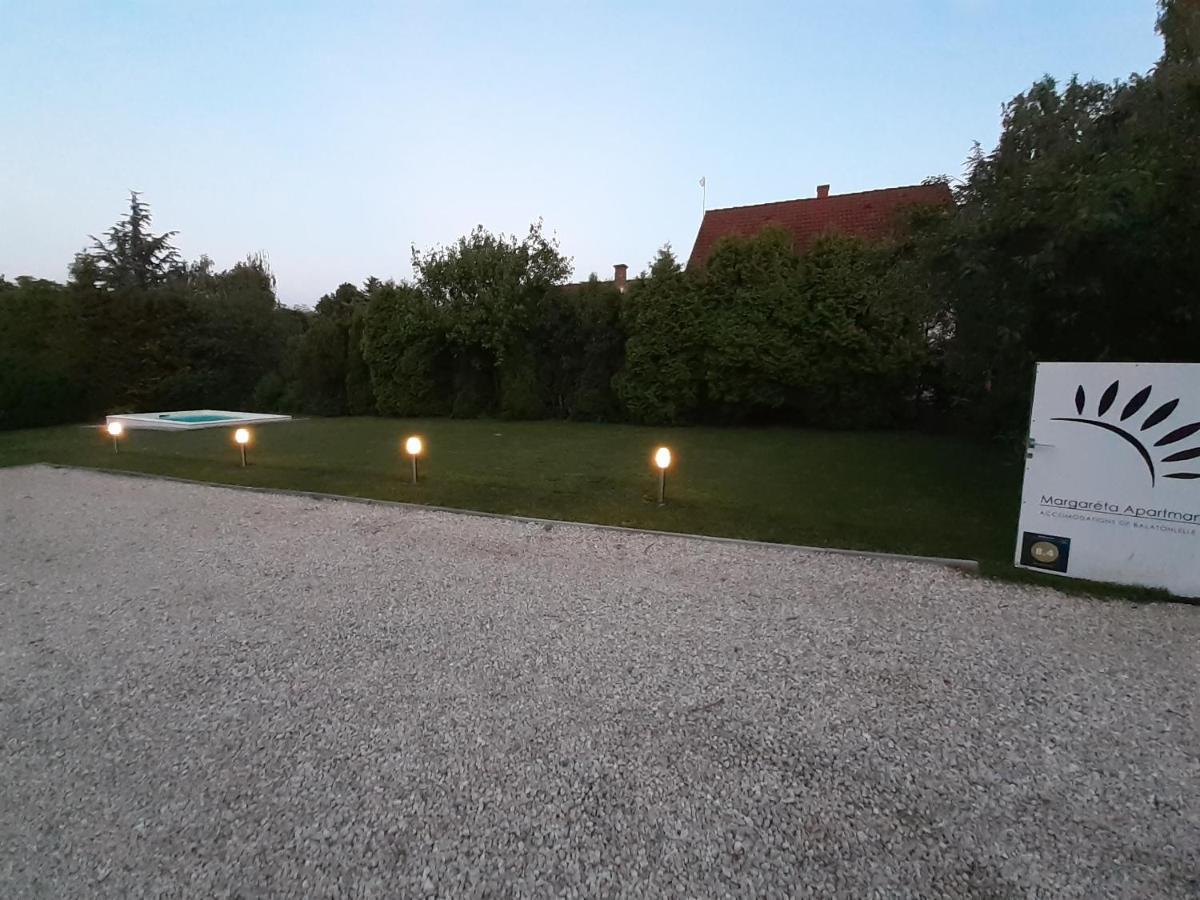 Margareta Apartman - Balatonlelle Buitenkant foto