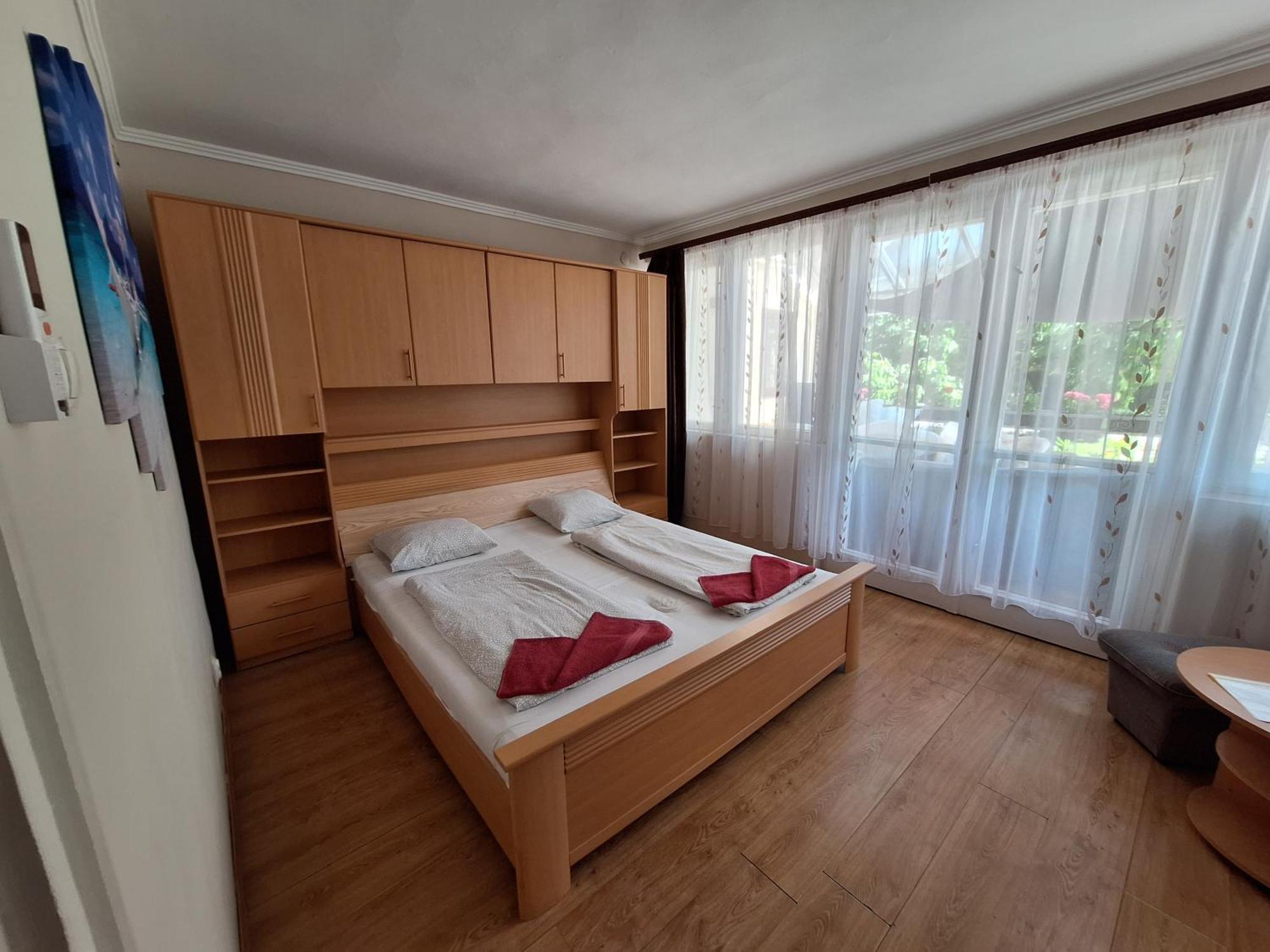 Margareta Apartman - Balatonlelle Buitenkant foto